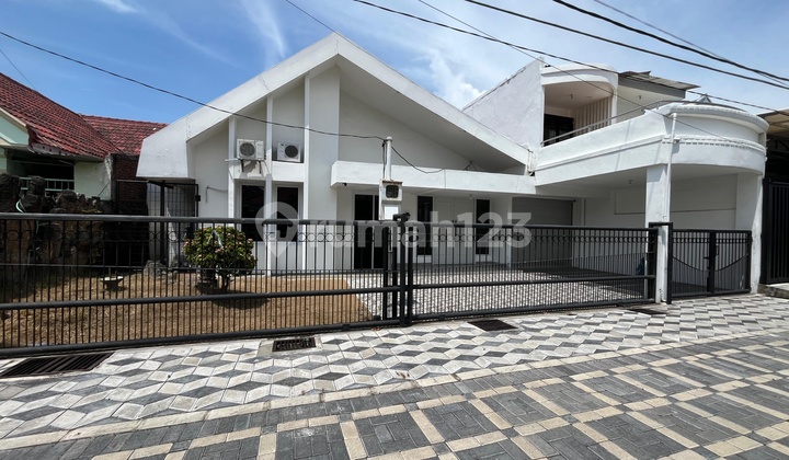 Disewakan Rumah Siap Huni Baru Renov Darmo Harapan, Lokasi Strategis, Cocok untuk Kantor