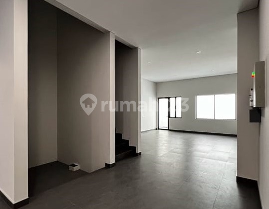 Brand New!! 3.5-Story Office Shop House for Rent in Bandung, West Java Brand New!! 3.5-Story Office Shop House for Rent in Bandung, West Java