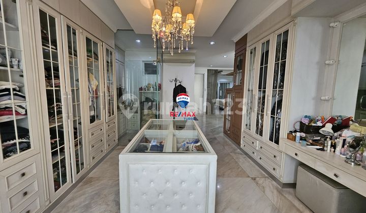 For Sale Cheap Luxury HOKI House near the river in Layar Permai cluster, elite area close to PIK hospital.