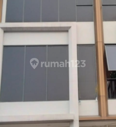 Disewakan Ruko 3 lantai di Maggiore Junction, Gading Serpong Disewakan Ruko 3 lantai di Maggiore Junction, Gading Serpong
