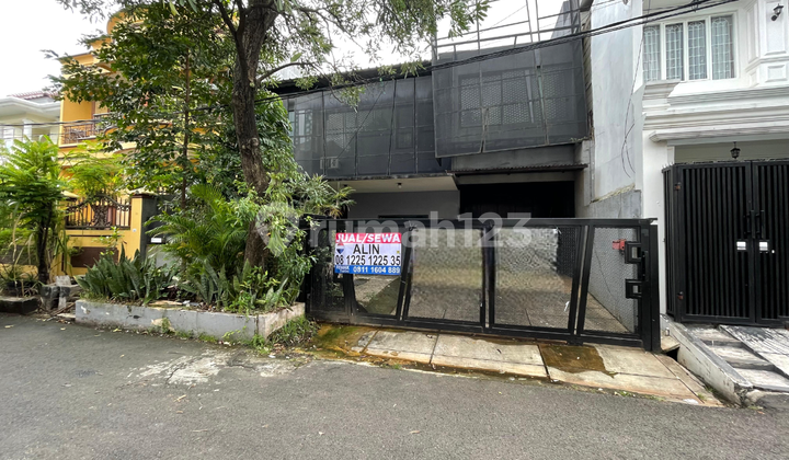 Dijual Rumah Cantik Design By Andra Matin di Pulomas, Jakarta Timur