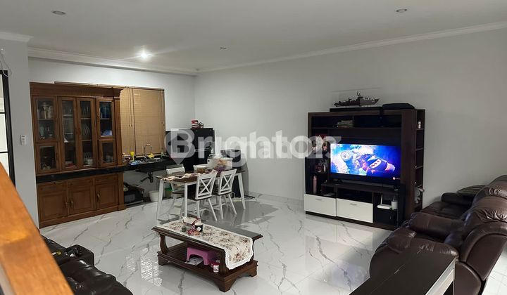 NEO-CLASSIC AVANT-GARDE STYLE LUXURY HOUSE