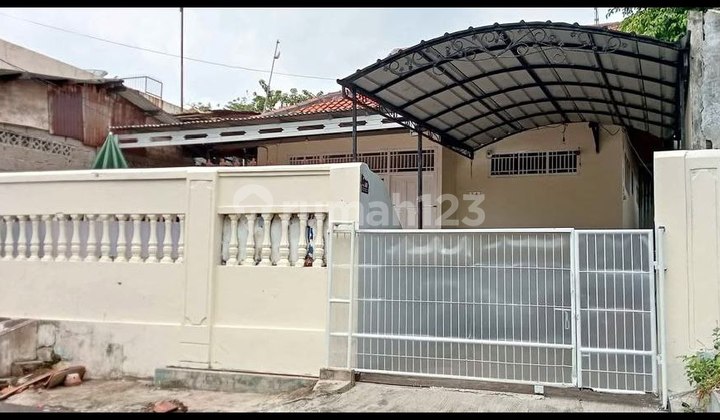 Rumah Di Komplek Pondok Bambu Jakarta Timur 1