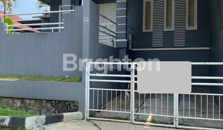 RUMAH HOOK LINGKUNGAN ASRI TAMAN YASMIN 1