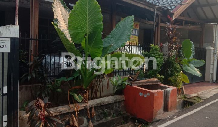 OLD HOUSE IN BENDUNGAN HILIR, CENTRAL JAKARTA OLD HOUSE IN BENDUNGAN HILIR, CENTRAL JAKARTA
