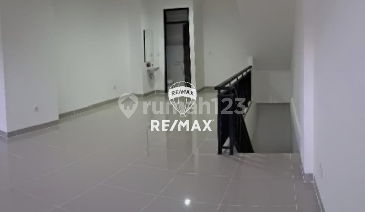 For Rent: 3.5-Story Shop House in Pantai Indah Kapuk 2