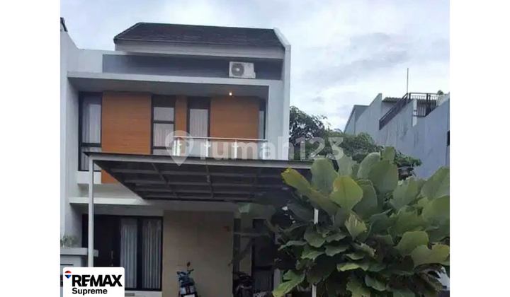 For Sale 3-Storey Hook House Semi-Furnished & Renovated Ready to Occupy For Sale 3-Storey Hook House Semi-Furnished & Renovated Ready to Occupy