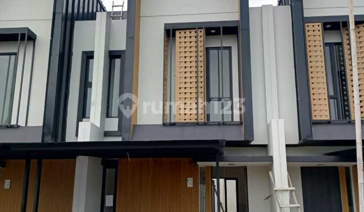 Corner House 2 Floors + Attic, Ideal for Today's Youth in JGC, East Jakarta #Mel23des25