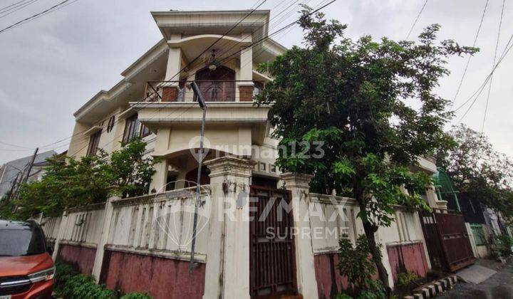 Dijual Rumah Hook Di  Buaran Indah Dekat Stasiun Buaran 1