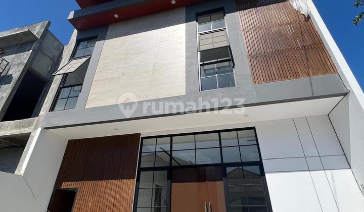 Super lega karena rumahnya lebar 8 meter di SUTOREJO Super lega karena rumahnya lebar 8 meter di SUTOREJO