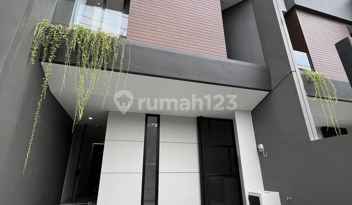 Kalau kerjamu di SIERR mungkin rumah ini cocok nih 1