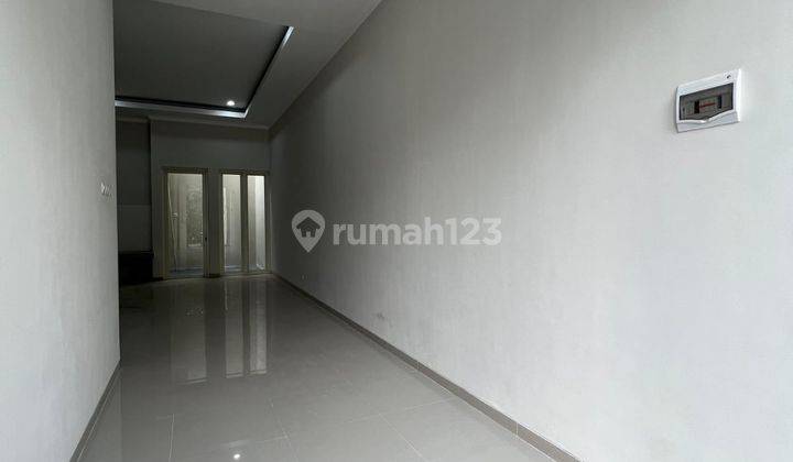 Rumah baru minimalis di area Surabaya timur 2