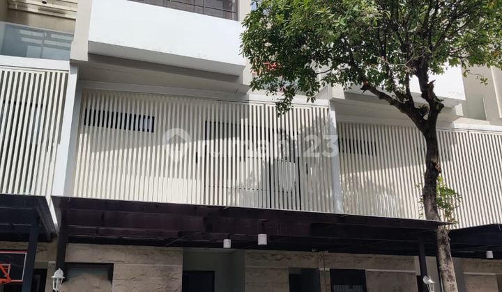 RUMAH 3 Lantai SEMI FURNISHED Graha Natura Cluster Gardenville RUMAH 3 Lantai SEMI FURNISHED Graha Natura Cluster Gardenville