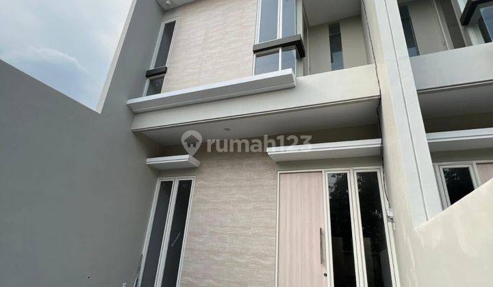 Rumah baru minimalis di area Surabaya timur 1