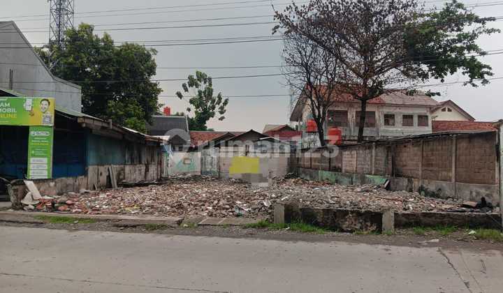 For rent, land location by the roadside, Legok.