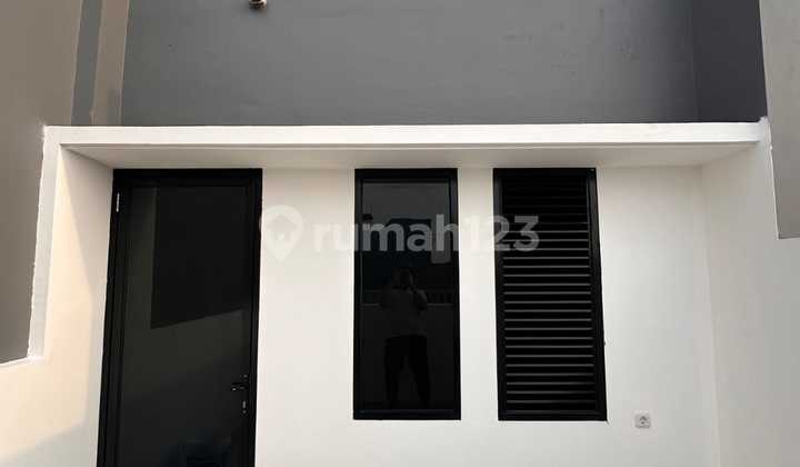 Dijual rumah baru hanya 4 unit di Tanjung duren barat 2