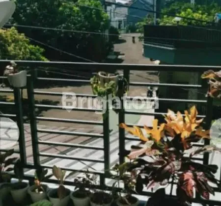 Rumah 2 Lantai Full Renov Siap Huni di Serua, Depok 2