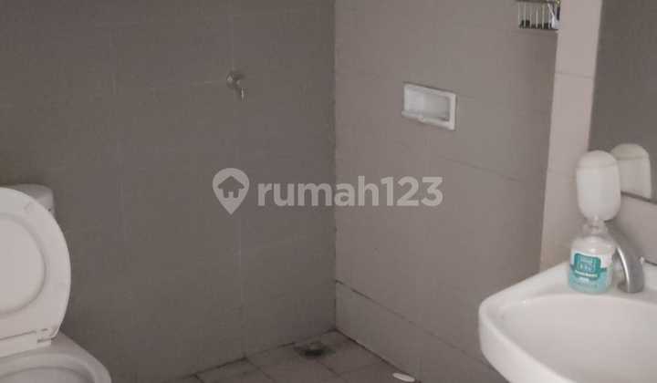 Ready-to-Use Shophouse Suitable for Office in RGC Block Near Raja Cafe Galaxy 2