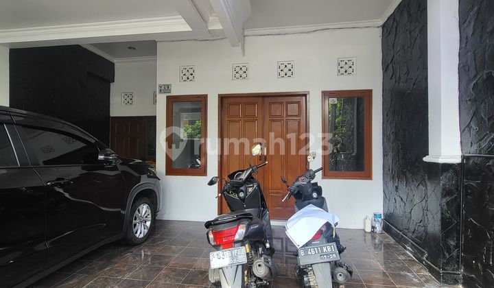 Disewakan Rumah Cantik Di Taman Centuri 2 Pekayon Bekasi 2