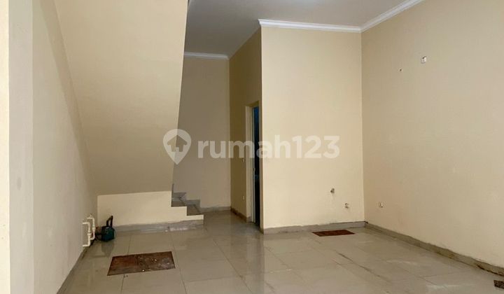 For Rent 2.5-Story Shop House with Folding Gate Ready to Use in Grand Galaxy Bekasi For Rent 2.5-Story Shop House with Folding Gate Ready to Use in Grand Galaxy Bekasi