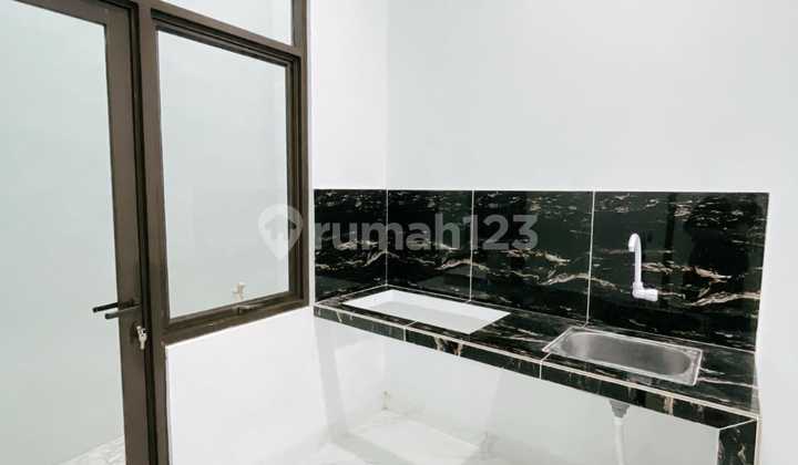 Dijual Rumah 2 Lantai - Pondok Ungu Permai, Sektor V di Kawasan Strategis Pondok Ungu Permai, Bekasi Utara 2