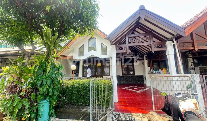 Disewakan Rumah Besar Asri Hoek Di Kemang Pratama Bekasi 1