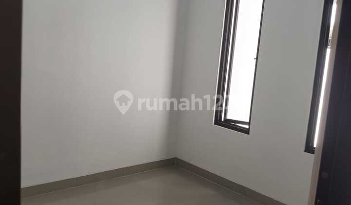 Contemporary Thematic Flood-Free House For Sale In Telaga Mas Housing, North Bekasi 2