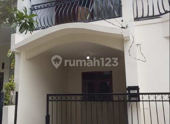 Disewakan Rumah 2 Lantai - Baru Selesai Renovasi di Taman Galaxy Indah - Bekasi Selatan Disewakan Rumah 2 Lantai - Baru Selesai Renovasi di Taman Galaxy Indah - Bekasi Selatan