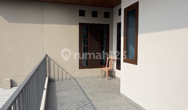 Dijual Rumah Hook 2 Lantai, Tambun Selatan, Renovasi Dengan Konsep Kekinian: