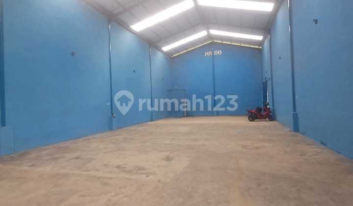 For Rent Neat Warehouse Ready to Use Three Raksa Tangerang