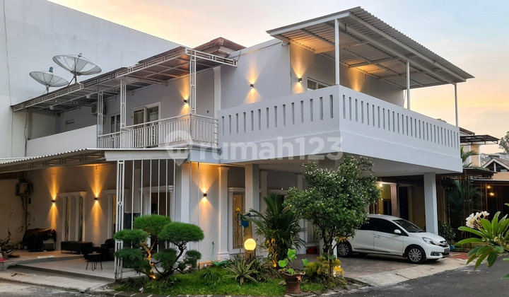 For Sale Modernland Hook House Bavaria Cluster