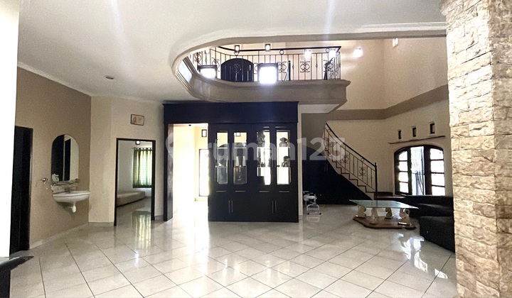 Terenovasi Rumah Noja Semi Furnished Shm Dekat Living World Denpasar Timur, Denpasar 2