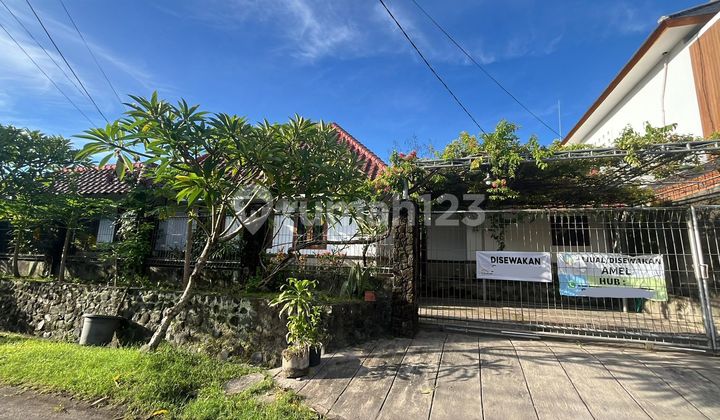 House in the Elite Area of Renon with 3 Bedrooms and a Spacious Garden, Ready to Occupy.