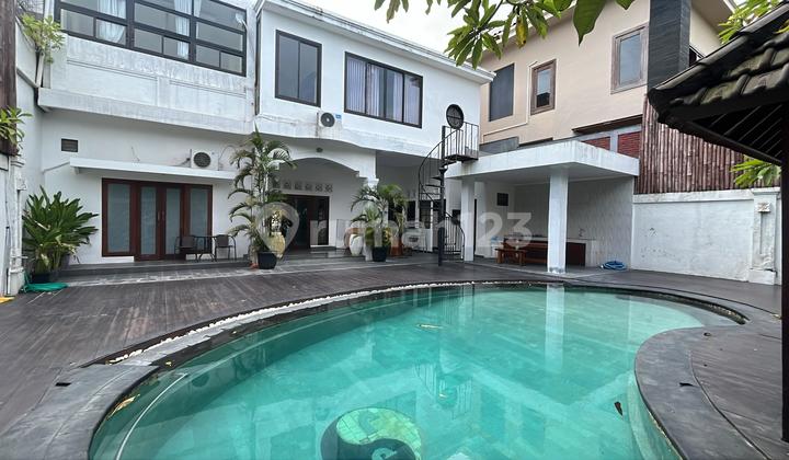Rumah Mewah Siap Huni 6 Kamar di Renon SHM
