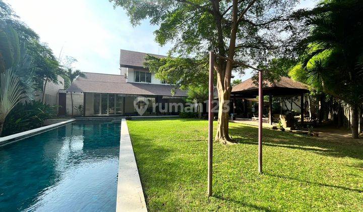 Luxury Villa Umalas Big Pool Big Garden Semi Furnished Vila Di Jl. Tegal Cupek, Kerobokan, Kec. Kuta Utara, Kabupaten Badung, Bali, Shm 1200.0 M² 2