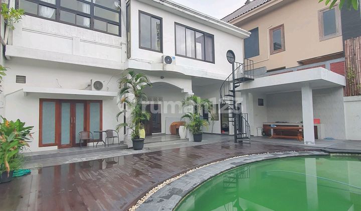 Semi Villa House in Renon Ready to Occupancy 6 Bedrooms
