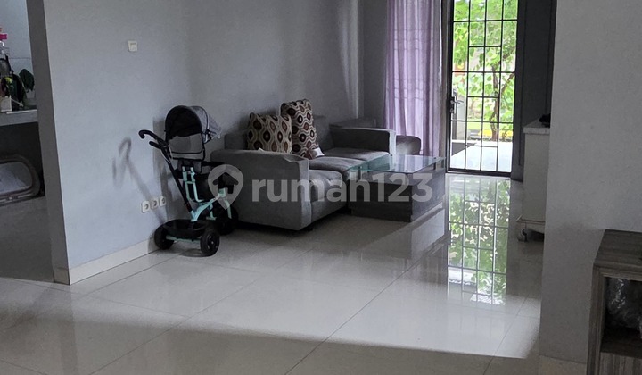 " Rumah 2 Lantai Bukan Hanya Tempat Tinggal, Tapi Aset Bernilai Tinggi di Lokasi Berkembang. Pilihan Tepat untuk Masa Depan Anda." 2