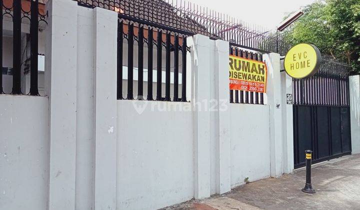 Rumah gudang di Sewakan di Jatinegara Timur 1