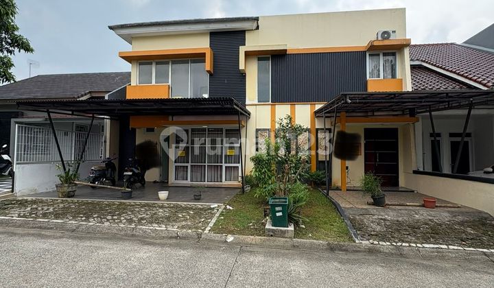 2-Story House with a Pleasant Atmosphere Near Taman Casablanca Toll Gate, Sentul City, Bogor