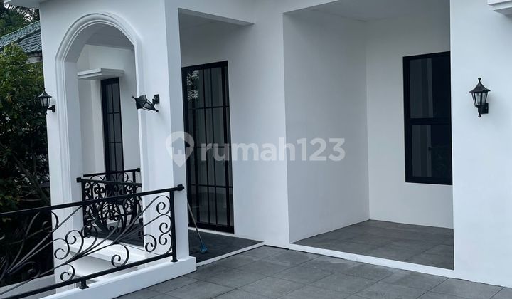 Luxury House With Swimming Pool in Green Golf Hill Sentul City Bogor 2