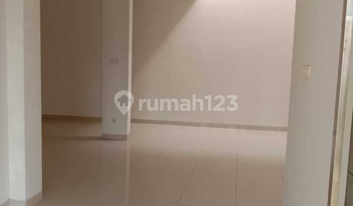 Nice House Near Mount Pancar Asri The Beverly Sentul City Bogor 2