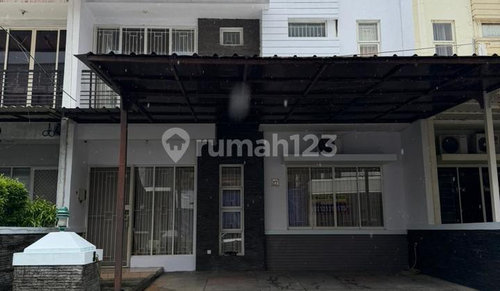 For Rent: Move-in Ready House in a Premium Location