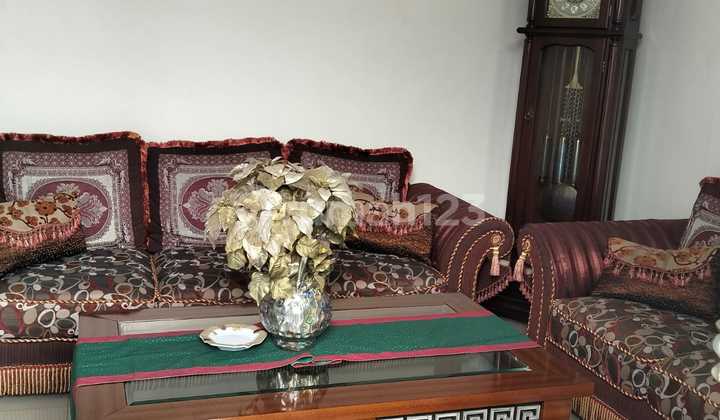 Furnished 3-Story House in Meruya Ilir, West Jakarta 2