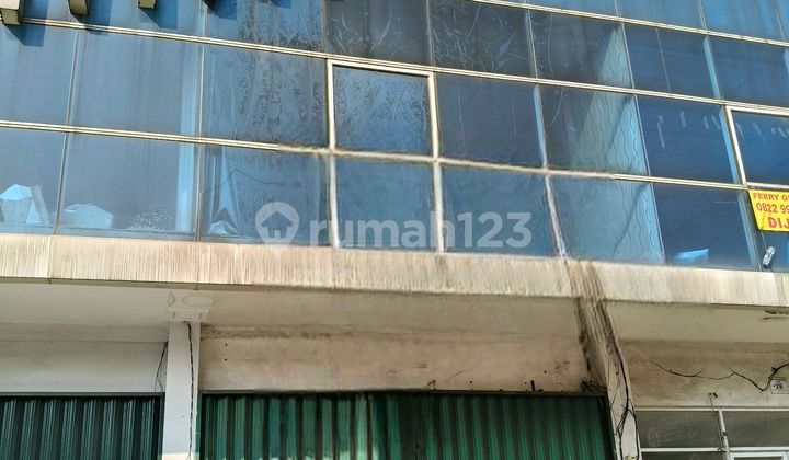 For Sale: 3.5-Storey Ready-to-Occupy Roadside Shop House in Harapan Indah, Harapan Indah Shop House 90.0 m² Unfurnished SHM