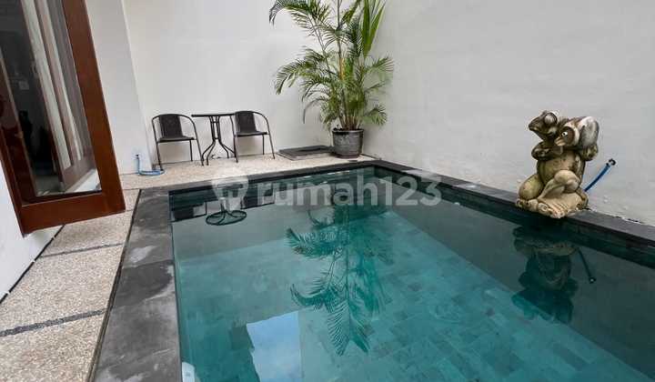 Rumah Cantik Modern Minimalis One Gate System Dekat Hotel Plaggo Jimbaran