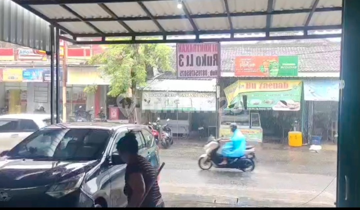 Strategic 3-Story Shop House on Dalung Permai Main Road, North Kuta Strategic 3-Story Shop House on Dalung Permai Main Road, North Kuta