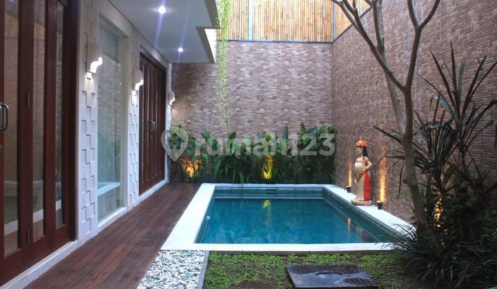 Villa Full Furnished Dengan Kolam Renang Yang Estetik Di Umalas Kerobokan