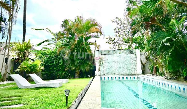 Monthly Villa Rental 2 Bedrooms with Spacious Garden View in Canggu Pererenan Monthly Villa Rental 2 Bedrooms with Spacious Garden View in Canggu Pererenan