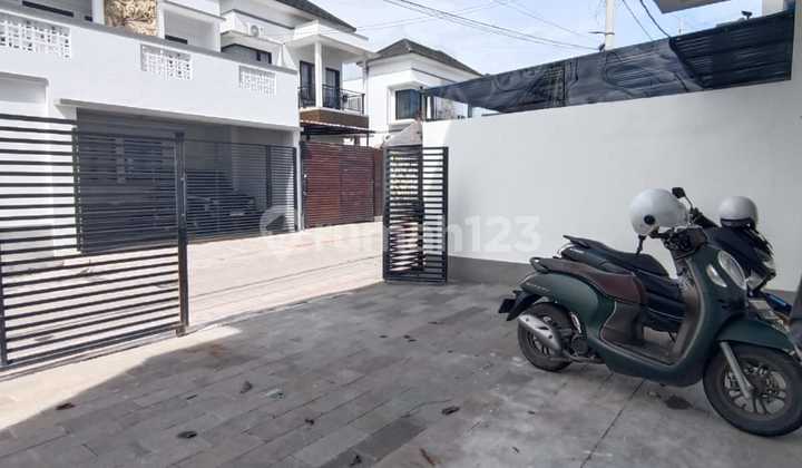 Rumah 5 Kamar Tidur One Gate System di Lingkungan Perdana Mumbul Cluster Nusa Dua Rumah 5 Kamar Tidur One Gate System di Lingkungan Perdana Mumbul Cluster Nusa Dua