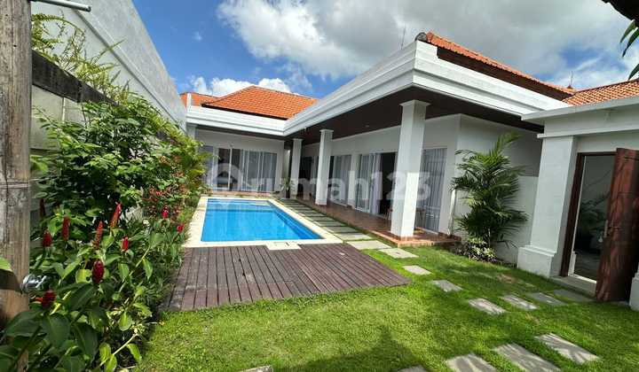 Villa Nyaman Dengan Kolam Renang Luas Di Kompleks Lingkungan Tenang Di Balai Subak Canggu Bali